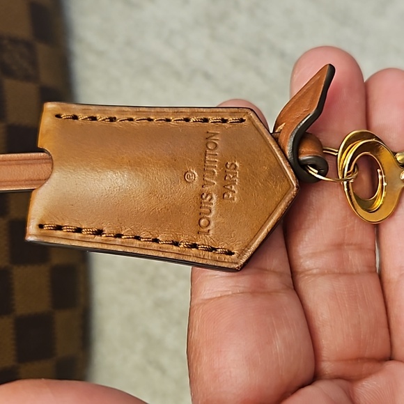 Louis Vuitton Damier Ebene Ascot - Picture 4 of 16